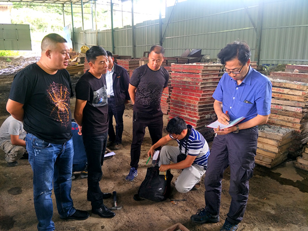 昆明理工大學地質(zhì)教授韓潤生到貴州開元進行技術(shù)交流